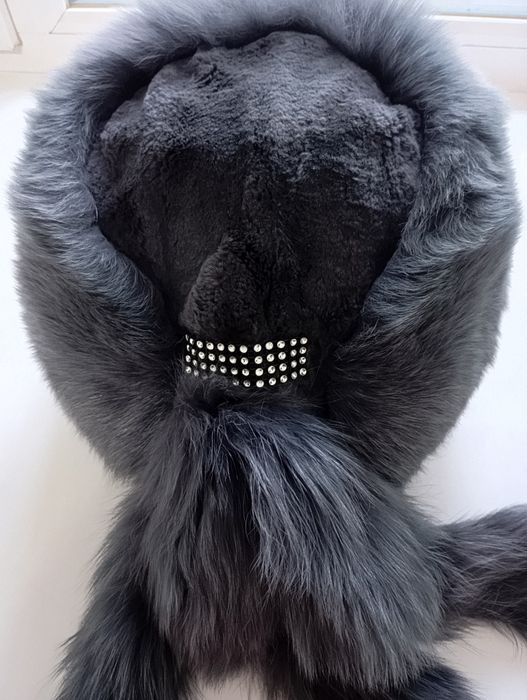 Продам песцовую шапку с воротником