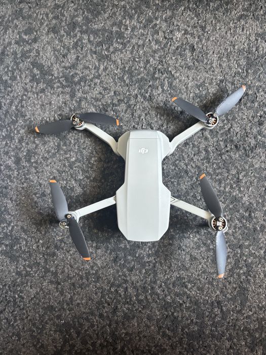 DJI Mini 4K Fly More Combo - 4 ore de utilizare