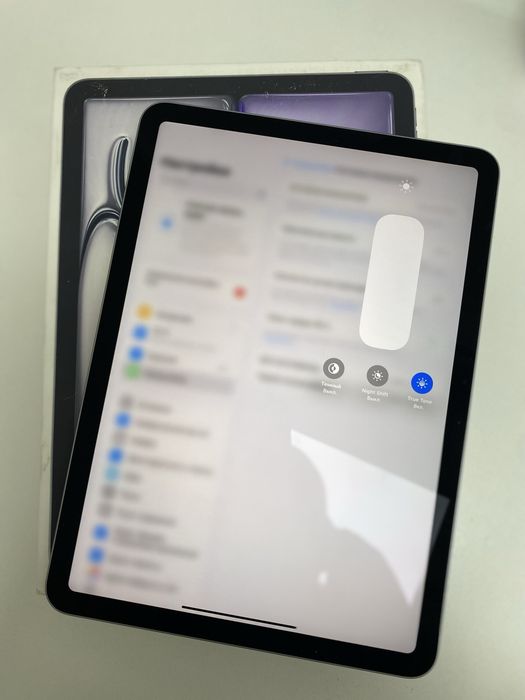iPad Air 11-inch (M2)