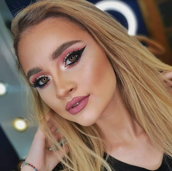 Make up si hair styling