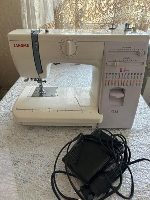 Швейная машинка Janome 423s