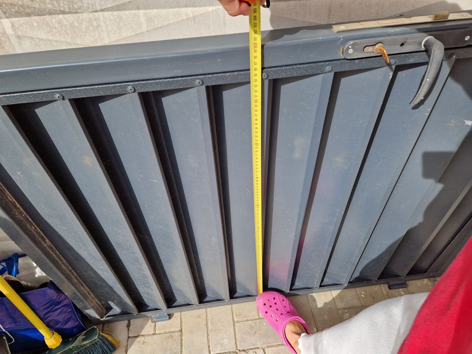 Vând poarta pietonala