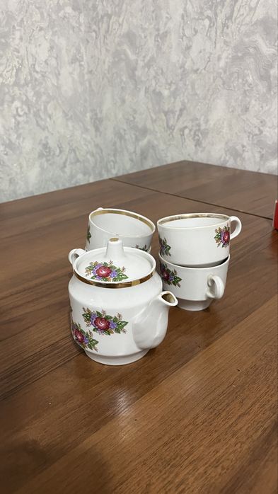 фарфоровый чайный сервиз