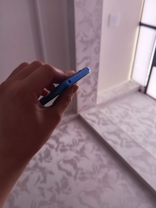 Redmi 9 idddeal holda