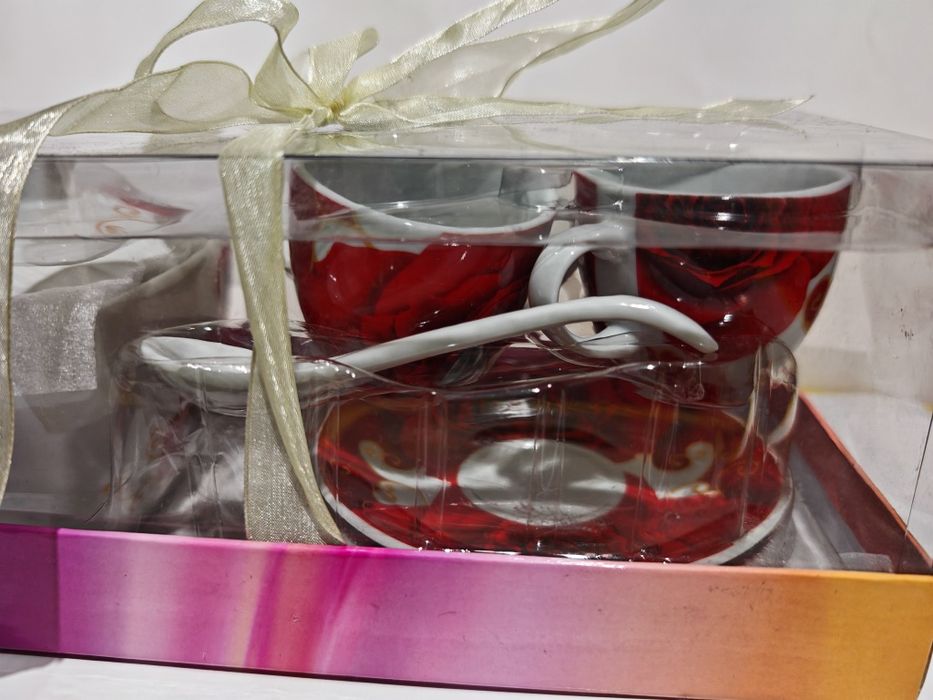 Нов сервиз за кафе за Двойка Червени рози Подарък за Свети Валентин