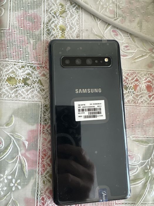 Продам самсунг s10