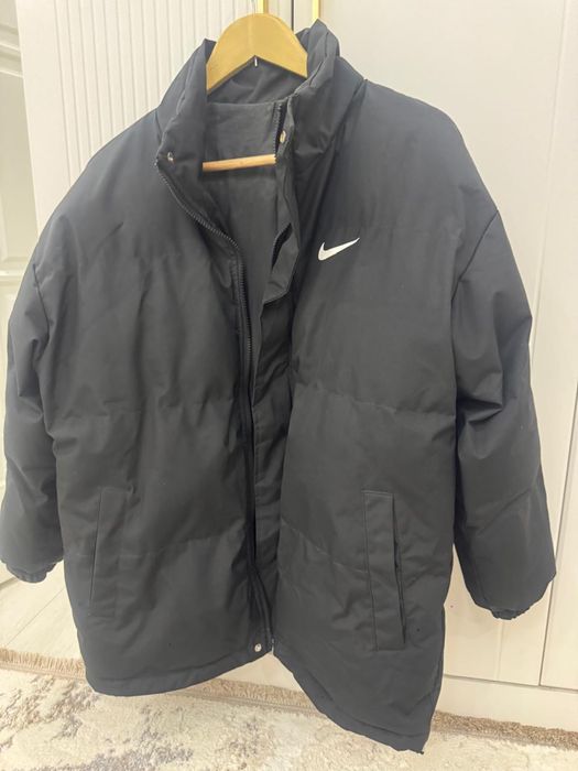 Куртка Nike, мужская, размер М, в очень хорошем состоянии