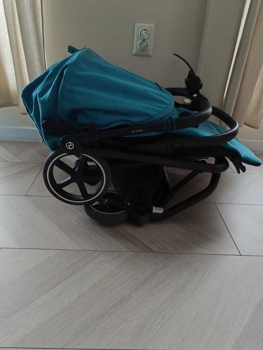 Лятна количка Cybex EESY S – компактна и удобна