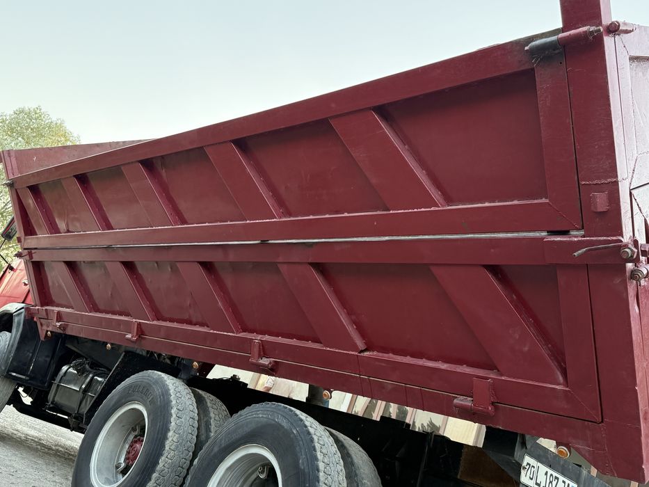Kamaz. Kuzif selxoz sotiladi.