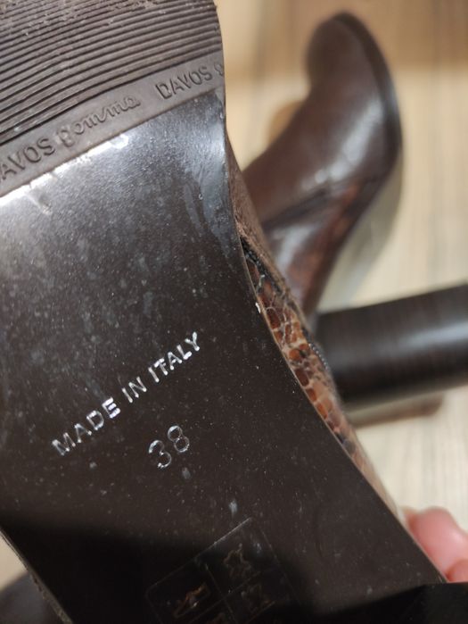 Стилни кожени  ботуши до коляното