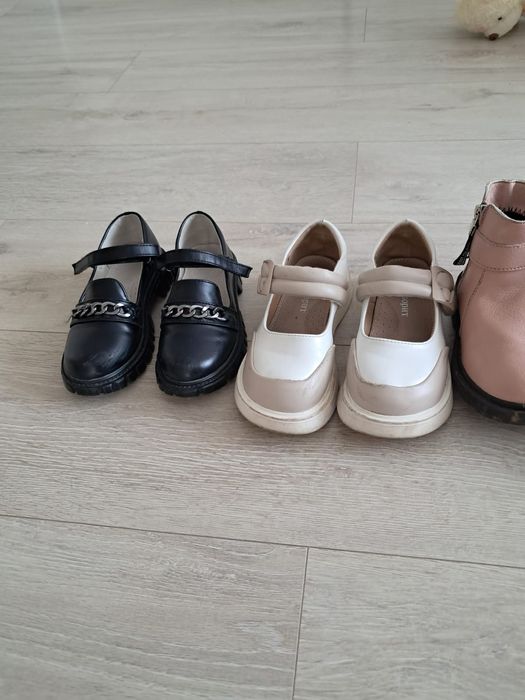 Отдам даром детский обувь