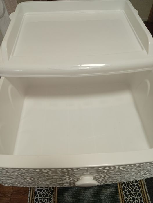 Продам пластиковый комод