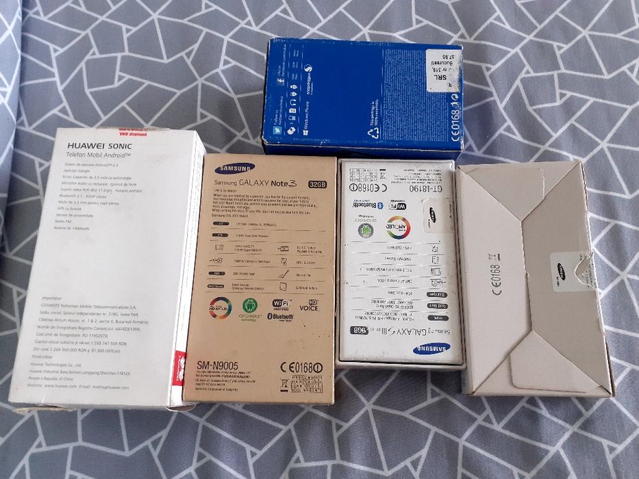 Vînd Schimb 5 Bucăți Cutii Pentru Telefoane