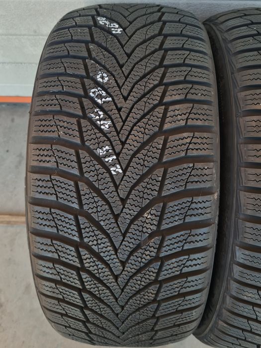 Зимни гуми 2 броя NEXEN WinGuard Sport2 215 40 R18 дот 4620