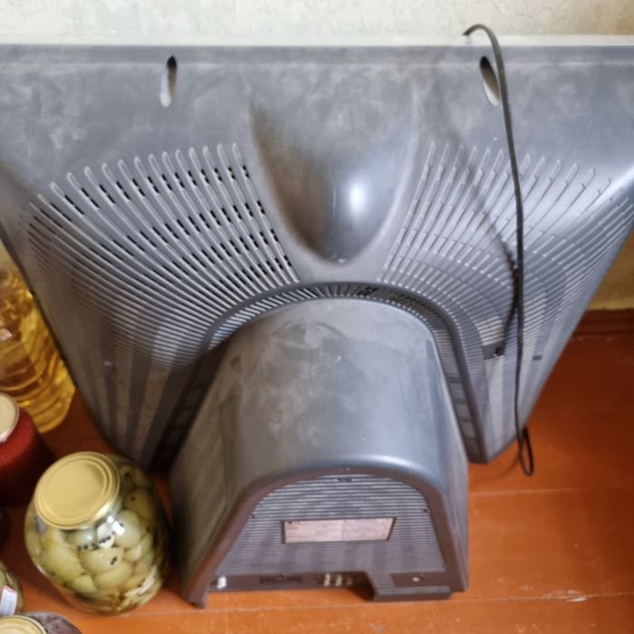 Продам телевизор бу LG