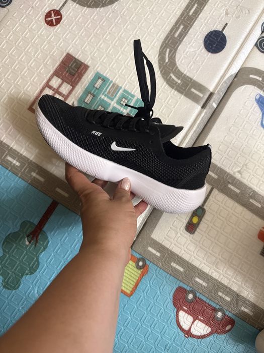 Кроссовки adidas