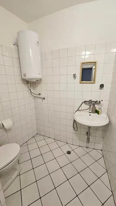 Дава се под наем Магазин в Варна, Зимно кино Тракия - 23 кв.м за 269.28 € - Снимка #3