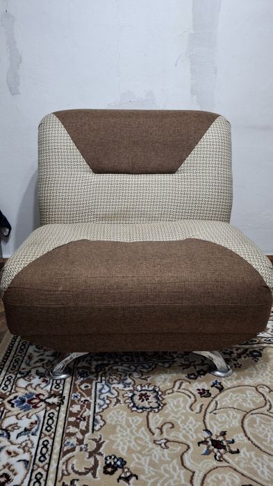 Продам 2  кресла