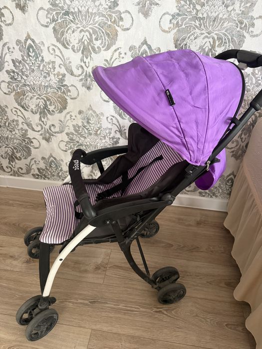 Продам прогулочную коляску