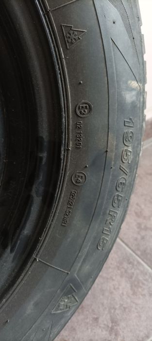 Зимна гума с джанта 195/65 R15