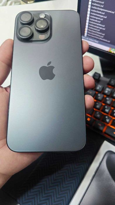 Продается айфон 15 про Макс