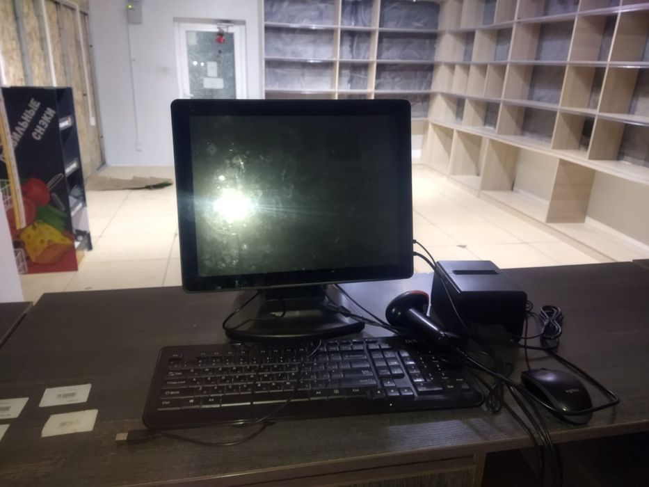 Мебель, для кафе и магазина.