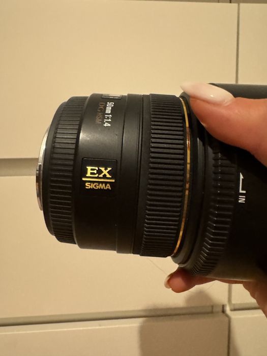 Obiectiv Sigma 50mm f1.4 sony cu adaptor