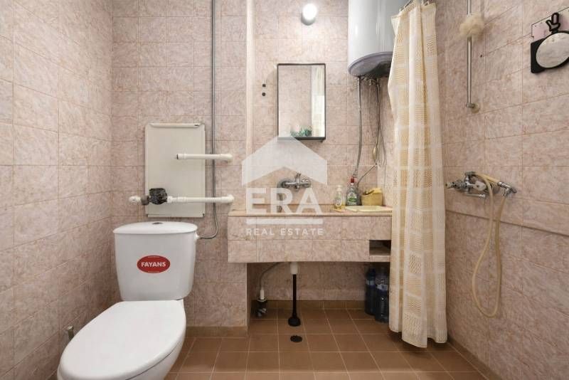 ЕКСКЛУЗИВНО! Слънчева гарсониера в центъра на гр. Бургас.