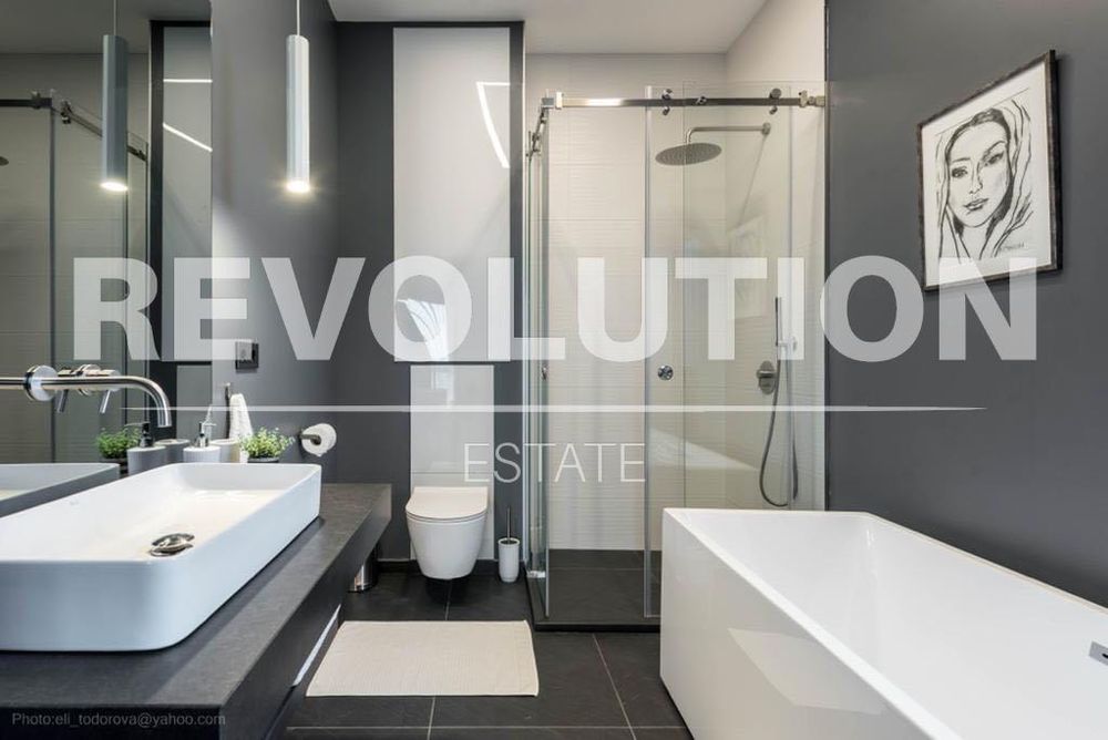 Дава се под наем Къща в Варна, Център - 200 кв.м за 2493.39 € - Снимка #11