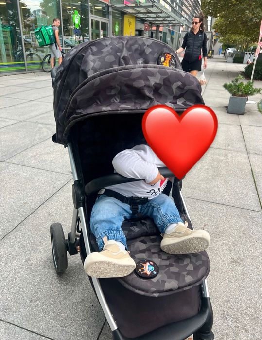 Продавам спортна количка Petite&Mars Royal Fantasy 2020