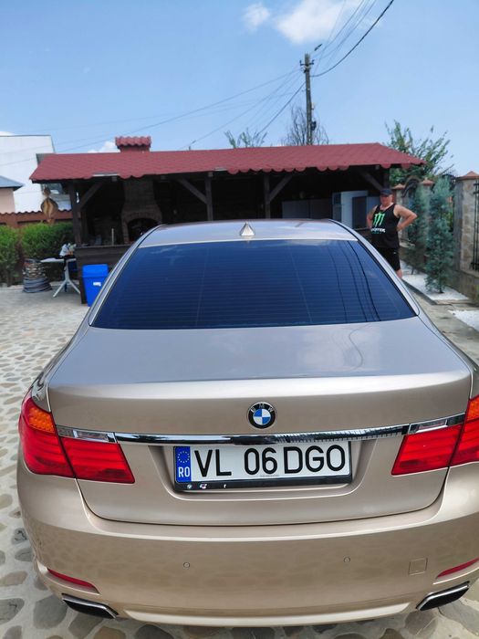 Vînd BMW seria 7 An  2012 Full 280,000 km, 240 CP 3000 Benzină