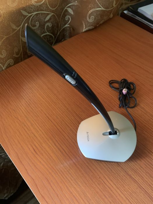 Продается Микрофон 4 Tech