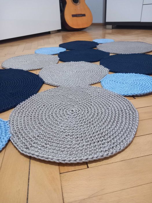 Ръчно изплетен килим