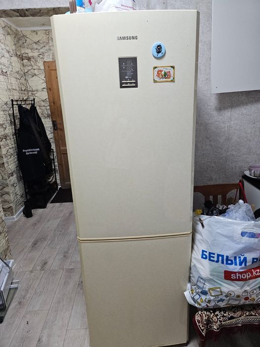 Продам холодильник самсунг