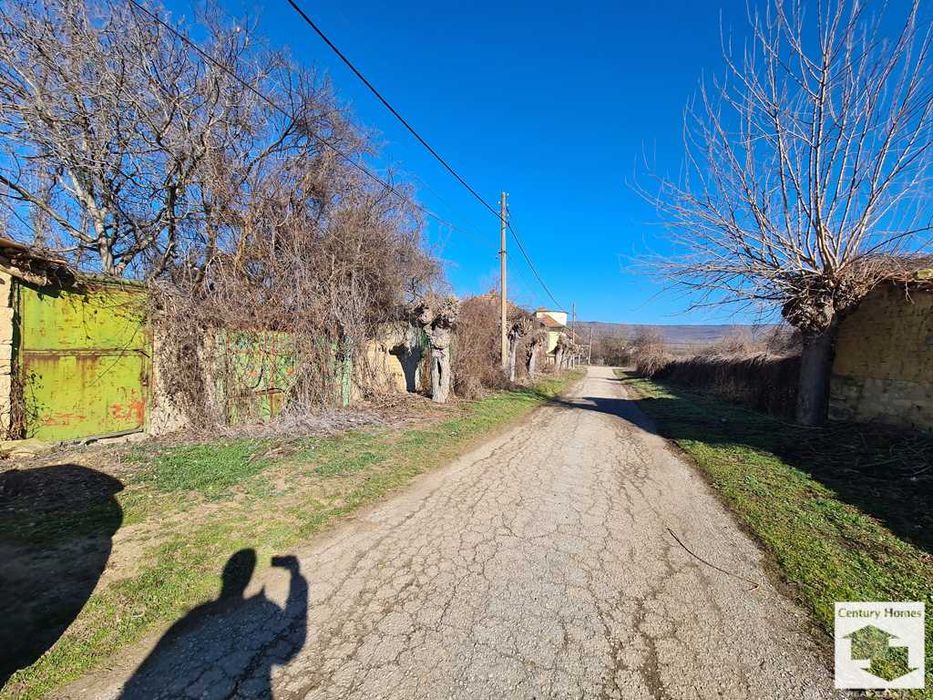 120354 Къща с просторен двор и кладенец в с. Драганово