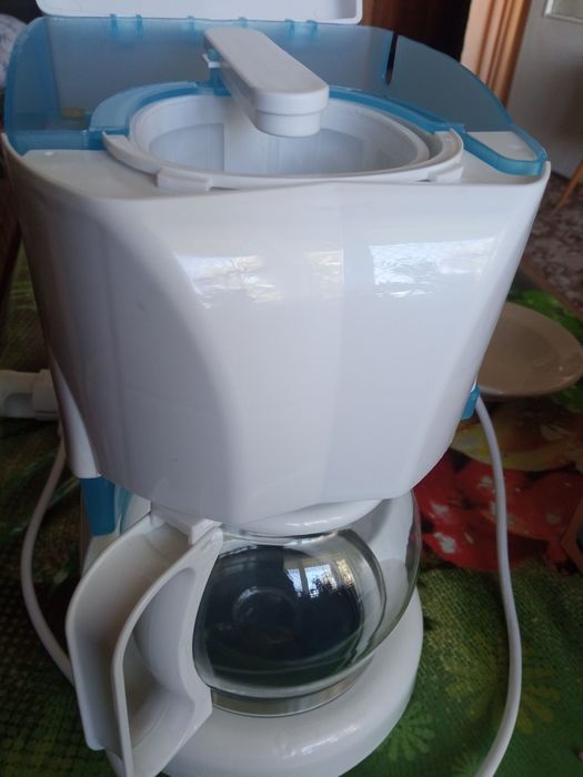 Кофеварка новая, продам