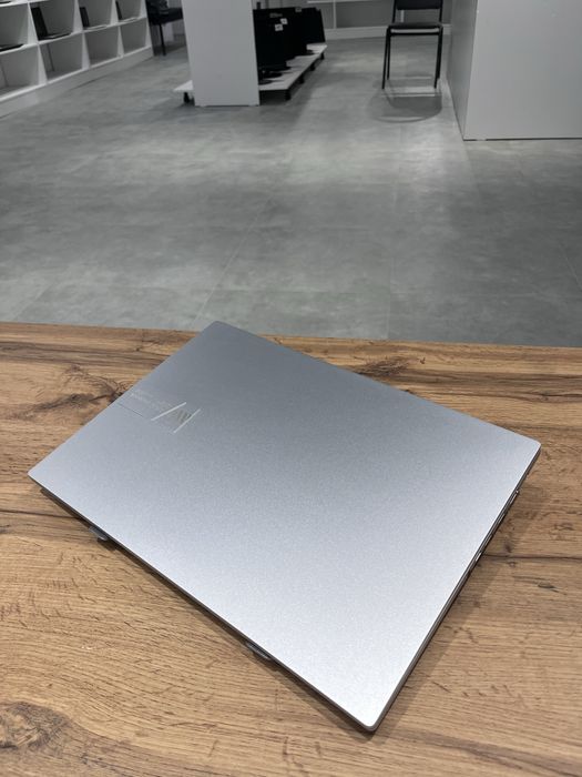 Ноутбук Asus Vivobook X16