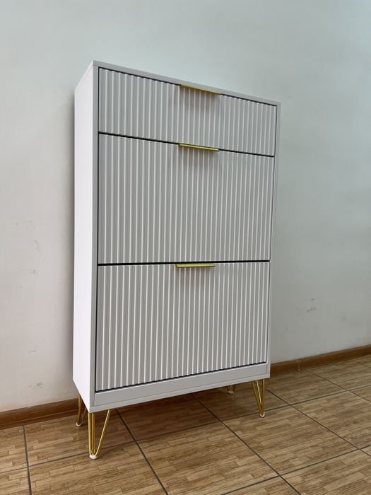 Продам новые обувницы