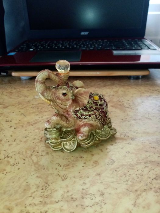 Сувенир Златно слонче,носещо късмет