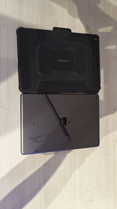 iPad 9 Wi-Fi, 256 Gb, stare foarte buna, husa, pen