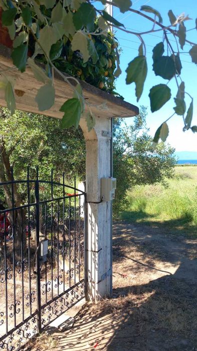 Продава бунгало за 4-ма до морето в Кариани.