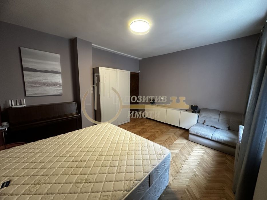 Дава се под наем Тристаен апартамент в София, Център - 120 кв.м за 1196.97 € - Снимка #6