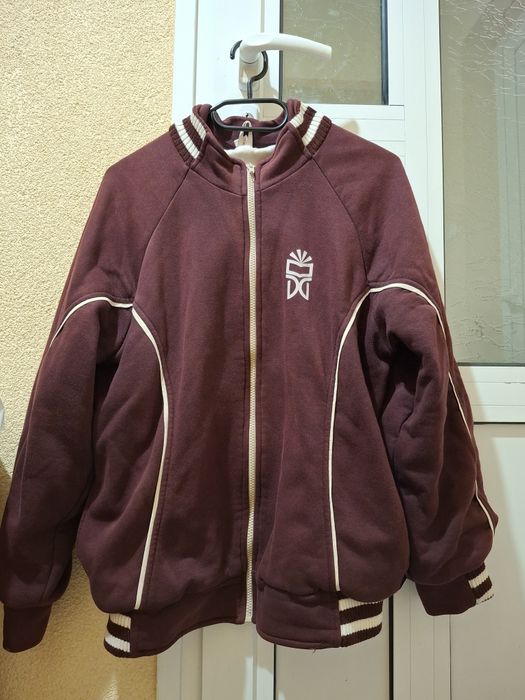 Дамски суичър размер М