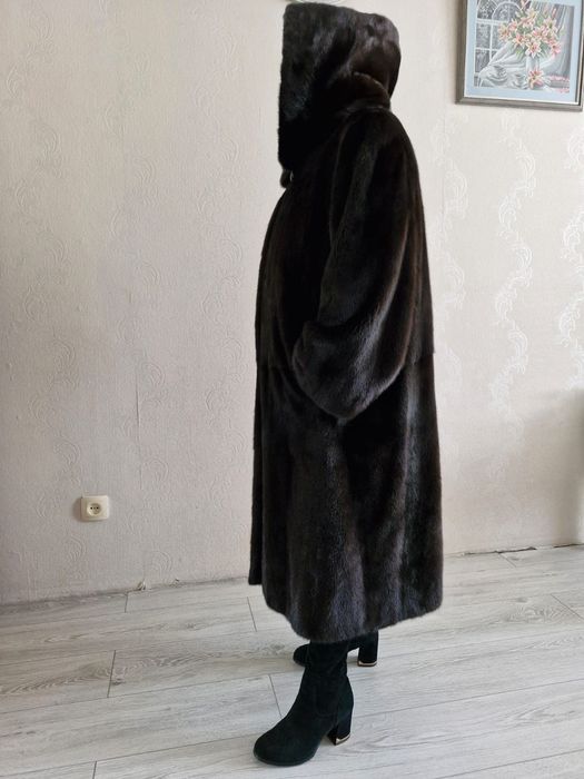 Продам шубу норковую