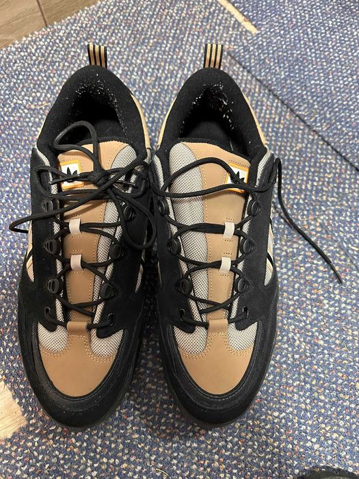 Adidas 48 2/3 stare ca noua