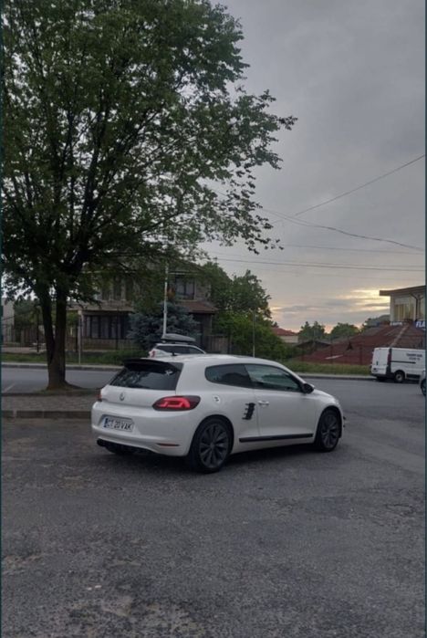 Vând Volkswagen scirocco R line