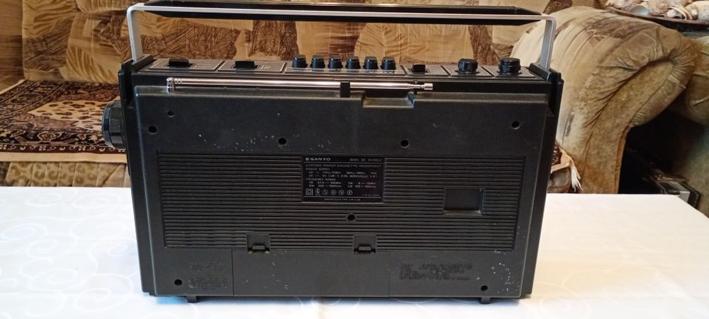 Radio-casetofon Sanyo M-4100 LU