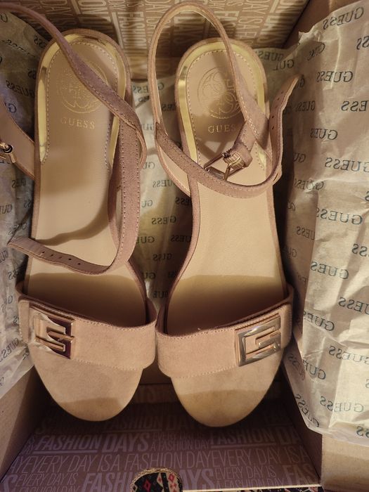 Sandale Guess noi, măsura 40
