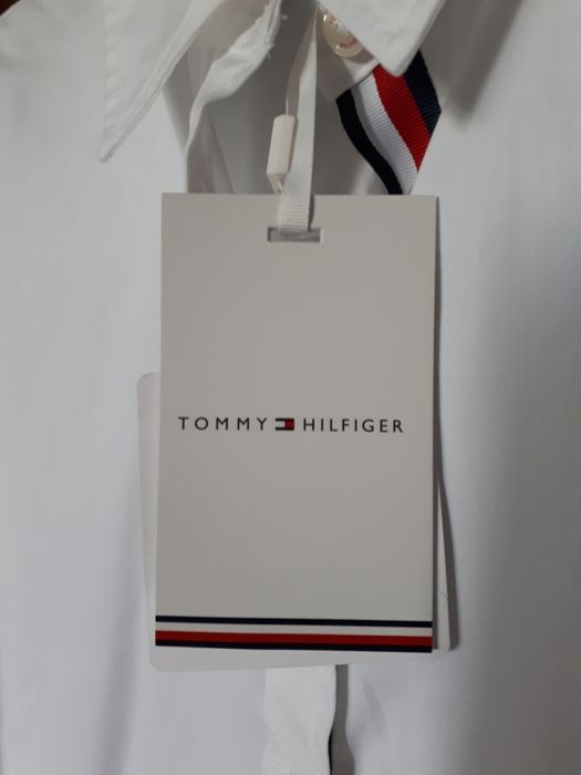 Продам белую рубашку.