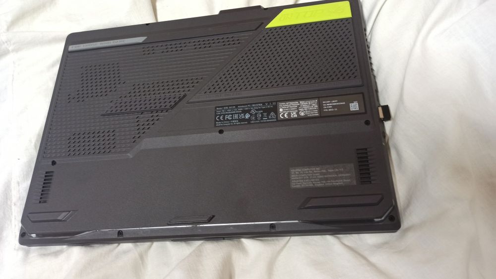 Лаптоп Asus ROG Strix G15